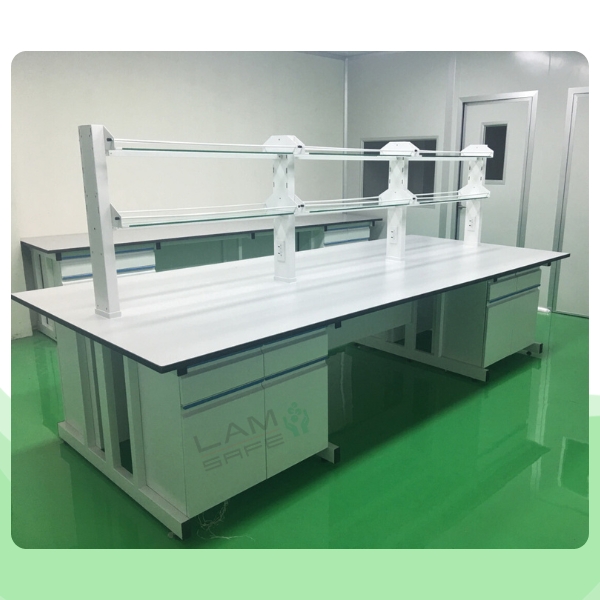 Ke-hoa-chat-ban-thi-nghiem-trung-tam-loai-nho Bàn thí nghiệm trung tâm kệ 2 tầng loại gọn nhỏ cho phòng thí nghiệm có nhu cầu sử dụng vừa phải