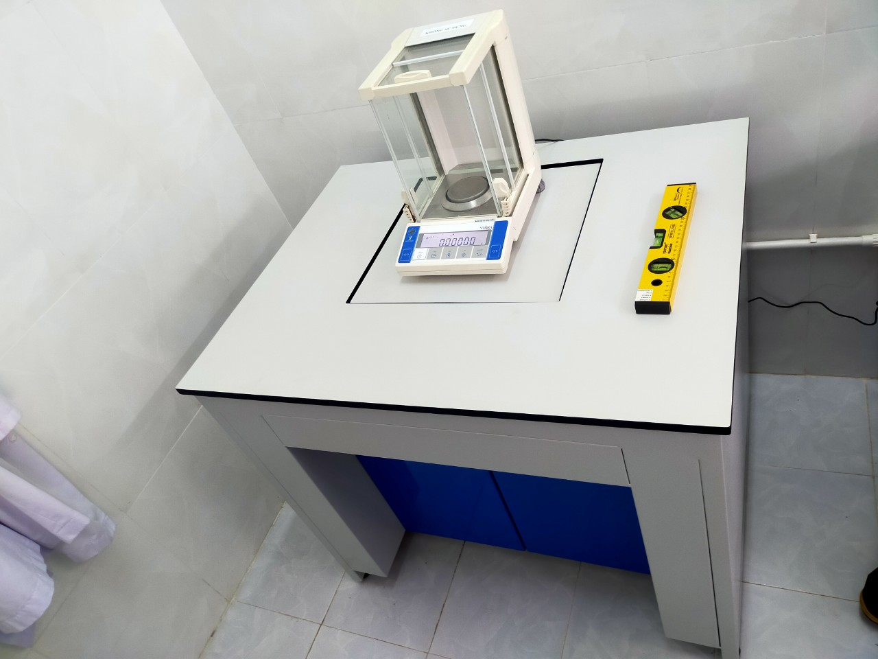 Bàn cân chống rung Bàn cân chống rung